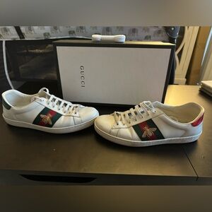 Men’s Gucci sneaker size 8